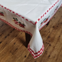 Ensemble de nappes et de serviettes de table vintage en coton tissé brodé, écologiques et personnalisables |   Point de croix moderne, style cottage chic pour mariage