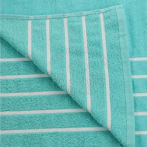 Toalla de Playa Ligera y Plegable para Viajes, Ecológica, Reutilizable, de Tela Suave para un Estilo de Vida Veraniego Sostenible - Product Image 5