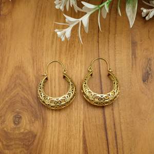 Boucles d'oreilles en laiton complexes, créoles Bali en argent doré antique, bijoux bohèmes ethniques, boucles d'oreilles de tous les jours - Product Image 2