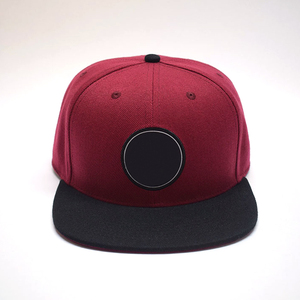 Gorras de béisbol bordadas de 6 paneles de algodón personalizadas de alta calidad con diseño OEM y tamaño ajustable para todas las estaciones - Product Image 2