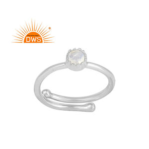 แหวนพลอยมูนสโตนปรับได้สีรุ้งธรรมชาติทำจากเงินแท้ออกซิไดซ์ - Product Image 1