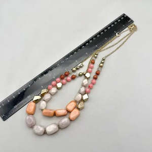 Collar de Marca de Calidad AAA+ — Collar de Cuentas Gruesas en Tonos Rosa, Gris y Coral para Mujer, Doble Hilo, 23, Piedras Naturales Cus-Jew113 - Product Image 3