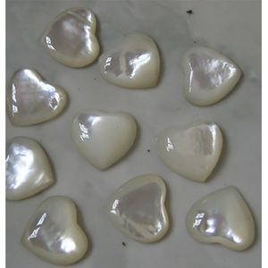 Bijoux en coquillages Love Seashell, insert de coquille polie taillée pour pendentif, options blanc et argent, marque Caspla Shell - Product Image 4