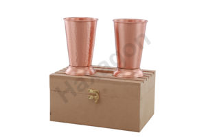 Gobelet en verre et cuivre de haute qualité avec motif sculpté à la main, en métal actuel - Product Image 3