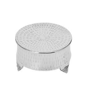Soporte de pastel de metal con acabado dorado de aspecto artístico Marco resistente con bordes detallados Escaparate elegante para deliciosos postres y pasteles - Product Image 2