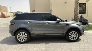 2019 L-A-N-D R-O-V-E-R Range Rover Evoque Direction automatique gauche Sièges intérieurs en cuir foncé et moteur turbo à pneu R18 - Product Image 3