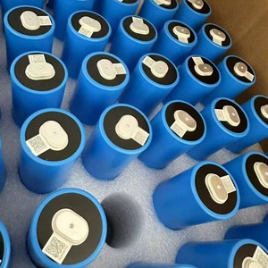 Cellules au lithium de haute qualité C40 3.2V 20Ah Lifepo4, cellules cylindriques rechargeables pour véhicules électriques - Product Image 3