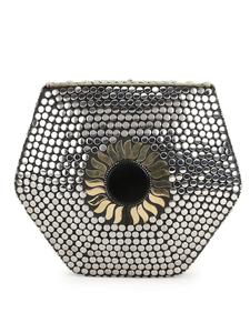 Bolso de Mano Tipo Clutch de Metal con Cuentas para Mujer, en un Atractivo Color Plateado y un Diseño Moderno y Sólido de Tradnary - Product Image 5