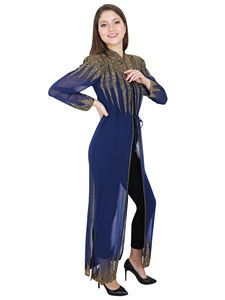 Exclusivo Kaftán Abaya Marroquí Modesto con Apliques de Crepé, Cuentas Bordadas a Mano, Natural y Ecológico, Abertura Frontal - Product Image 2