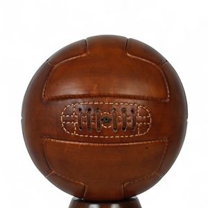 ลูกฟุตบอลโบราณสีน้ำตาล ปี 1930 คลาสสิกย้อนยุค หนังวัวแท้ 100% ปรับแต่งได้ฟรี ขนาดตัวอย่างเบอร์ 5 รุ่น T แผง - พร้อมฐานไม้ - Product Image 1