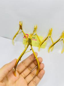 Pince à cuticules plaquée or de qualité durable Pince à ongles en acier durable Pince à ongles à ouverture large de la mâchoire - Product Image 4