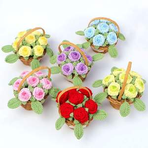 Cesta de Rosas Multicabezas Hecha a Mano para el Día de San Valentín Chino, Tejida con Hilo de Copo de Nieve y Ganchillo, Acabado Transfronterizo - Product Image 5