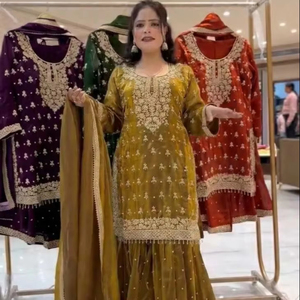Ensemble Salwar Kameez semi-couture en soie Georgette artisanale très demandé, broderie riche pour tenue de soirée - Élégant, traditionnel et moderne - Product Image 1