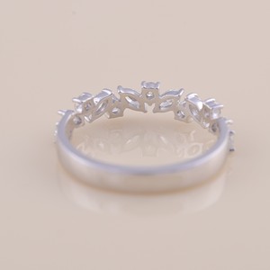 Anillo de media eternidad con diamantes marquise y redondos certificados por IGI en plata de ley 925 maciza - Product Image 4