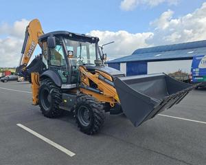 Retroexcavadora con Motor Diésel y Caja de Cambios Original con Componentes Huade - Product Image 1