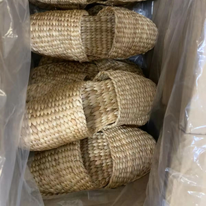 Vietnamese Craftsmanship, Affordable Prices: Water Hyacinth <b>Slippers</b>! - Product Image 1