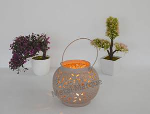 Estilo moderno Mini flor hecha a mano en relieve Metal negro T-Light linterna colgante forma de bola linterna colgante decorativa elegante votiva - Product Image 2