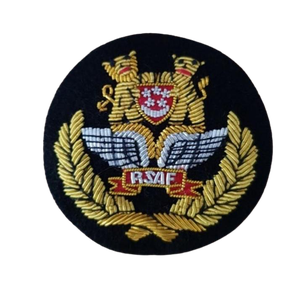 Insignes personnalisés en tissu à coudre brodés à la main avec décoration élégante en dentelle - Product Image 3