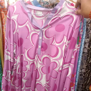 2025 vente en gros coupe ample femmes rose tunique florale à manches longues col en v Blouse avec bouton patte été Resort porter haut - Product Image 1