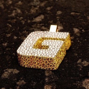 จี้เงินแท้ 925 ชุบทองคำแท้ 14k 18k ประดับเพชร VVS รับสลักอักษรตามสั่งสำหรับผู้ชาย สไตล์ฮิปฮอป เครื่องประดับคุณภาพ - Product Image 1