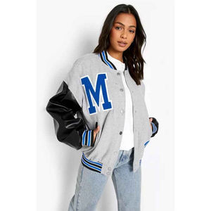 Venta al por mayor All-Wool Varsity Jacket Logotipo personalizado Peso pesado Estilo de béisbol de invierno Nueva moda Tela de cuero Botón Tallas grandes - Product Image 1