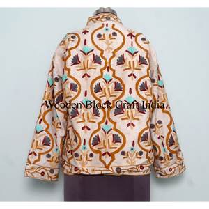 Chaqueta Acolchada Bordada Suzani Hecha a Mano, Prenda Exterior Étnica Vintage de Terciopelo, Ropa de Invierno para Mujer, Estilo Boho, Venta al por Mayor - Product Image 5