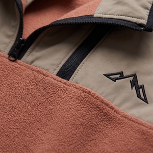 Pull-over polaire court personnalisé pour femme, demi-zip, 300 GSM, color block, pour l'extérieur, vente en gros OEM - Product Image 4
