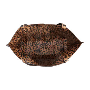 Bolso de hombro ligero para mujer, estampado reversible de leopardo y liso, tamaño pequeño con dos asas/correas con forro de cuero a la venta - Product Image 4