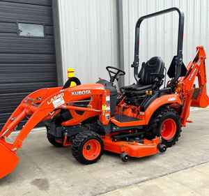 รถแทรกเตอร์ Kubota BX23S 23 แรงม้า ขับเคลื่อน 4 ล้อ รุ่นขายดี พร้อมแท่นตัดหญ้า 60 นิ้ว เครื่องยนต์ดีเซล รถแทรกเตอร์อเนกประสงค์ - Product Image 3