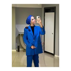 Giacca Blazer Oversize in crêpe Yeşim Özcan con pietre sulla spalla