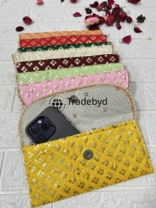 Bolso de Mano Bordado a Mano con Patrón Geométrico Bohemio, Ligero, para Bodas, Fiestas, Uso Diario y de Viaje, por Tradebyd - Product Image 3