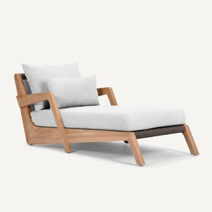 Tumbona Moderna para Exteriores Hecha de Madera de Teca Sólida de Alta Calidad con Cuerda Tejida y Acabado Natural con Respaldo - Product Image 1