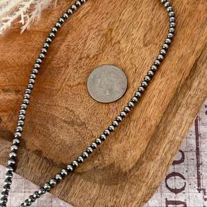 Collier de 16 pouces de perles en argent sterling de 4mm enfilés à la main, cadeau de bijoux fait main classique élégant - Product Image 4