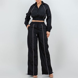 Ensemble deux pièces tendance pour femme : veste courte zippée à manches longues et pantalon ample, survêtement en nylon personnalisable avec logo – Nouveauté fabricant - Product Image 5