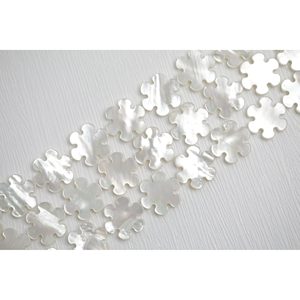 Cadena de Perlas con Forma de Flor de 6 Pétalos para la Creación de Joyería - Product Image 4