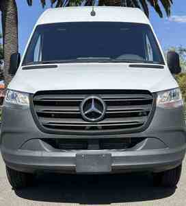 Sprinter 2500 170 Usada, Furgoneta de Techo Alto, Tracción Trasera, Volante a la Izquierda, Asientos de Cuero, 5 Plazas, Euro III, Cámara Trasera - Product Image 3