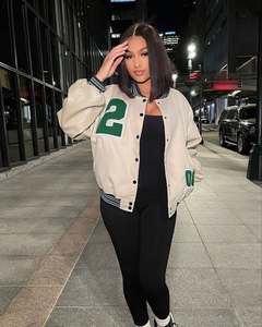 Veste universitaire en laine Melton de style High Street pour femmes avec manches en cuir Veste Letterman en gros pour hommes - Product Image 5