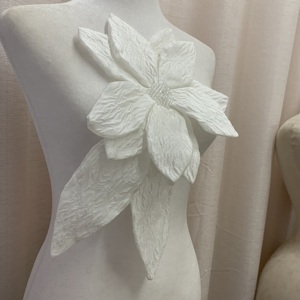 อุปกรณ์ตกแต่งเสื้อผ้าแบบใหม่ สไตล์กลิ่นหอมอ่อนๆ จับจีบประดับดอกไม้ใหญ่ ปักลูกปัด สำหรับงาน DIY - Product Image 2