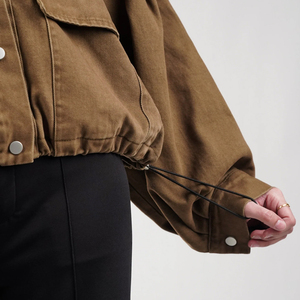 Precio al por mayor personalizado de moda llano mujeres Crop Top chaqueta de invierno cálido Crop Bomber chaquetas para la venta en el precio barato - Product Image 6
