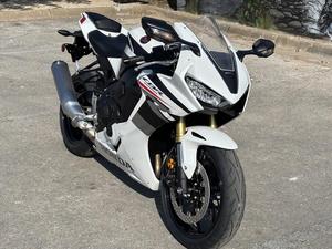 ประมูล-เสนอขาย 2025 CBR1000RR ABS Supersport รถจักรยานยนต์ใหม่ กำลัง 1001-2000 วัตต์ ความเร็วสูงสุด >80 กม./ชม. ชำระเงินดาวน์ - Product Image 1