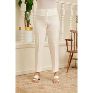 Pantalones de Tela Blanca Talla Grande RMG para Mujer, Cómodos Pantalones de Pierna Recta con Mezcla de Poliéster y Elastano - Product Image 1