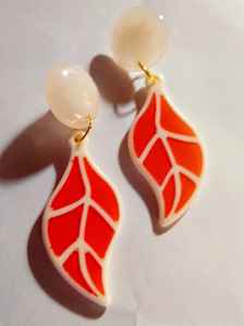 Abalorio de Resina de Diseño Occidental, Elegante, Hecho a Mano con Cuentas de Semillas, Moderno, Plateado, Único, Joyería Artesanal de Diseño Creativo - Product Image 4