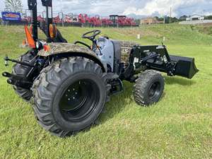 Tractor LS Gamekeeper con Motor Diésel 4x4 de 57HP, Automático, Usado, Componentes Clave Incluidos, como Motorreductor para Industrias Agrícolas, Disponible Ahora - Product Image 5
