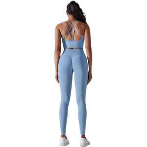 Conjunto de ropa de yoga transpirable para mujer, leggings de entrenamiento OEM y Top corto, conjunto de fitness de dos piezas para gimnasio o entrenamientos diarios - Product Image 2