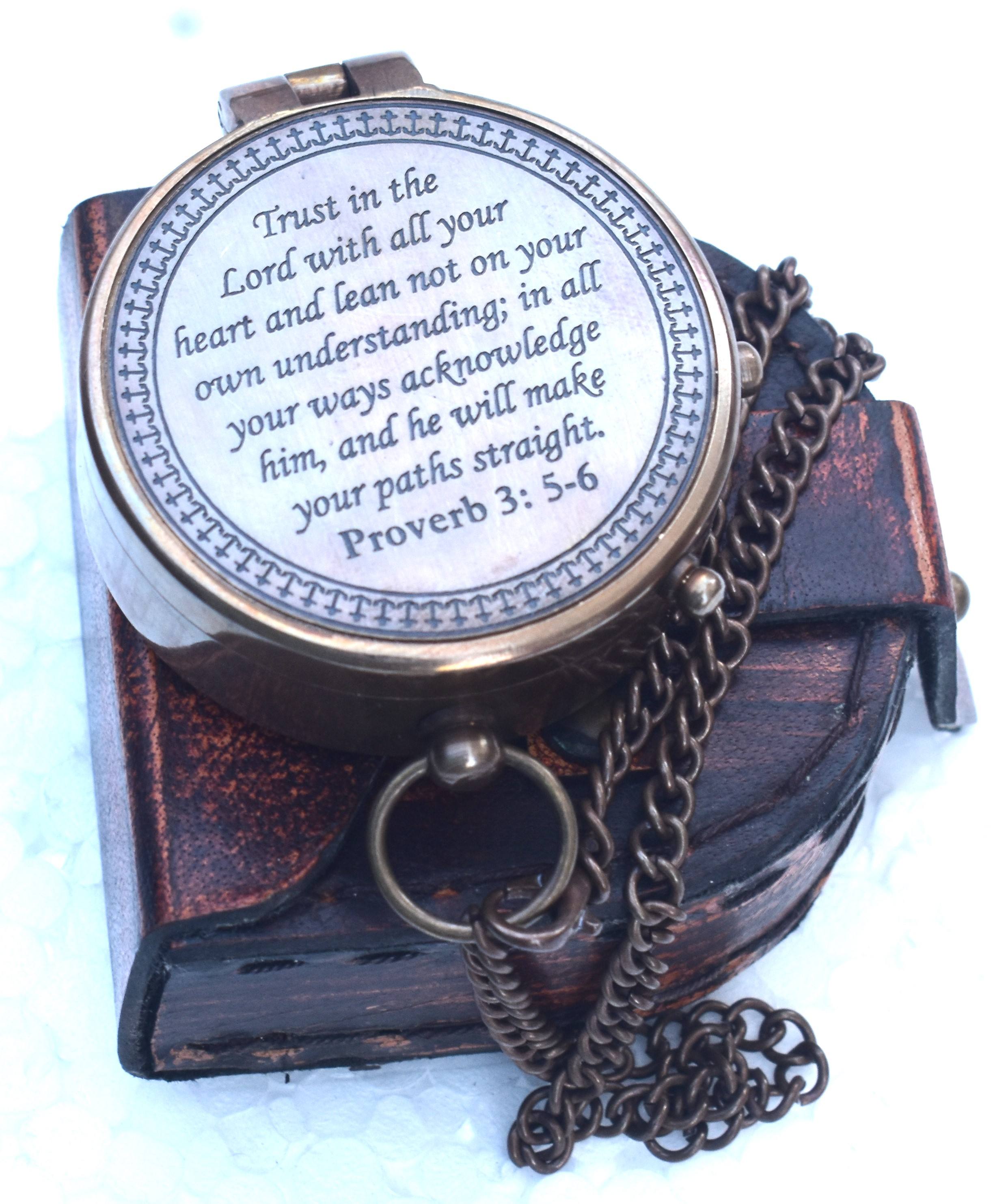 ทองเหลืองโบราณและสีน้ำตาล