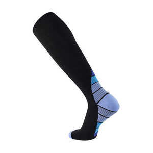 Chaussettes de sport OEM au design personnalisé pour hommes Meilleures ventes de chaussettes de sport à bas prix pour hommes - Product Image 2