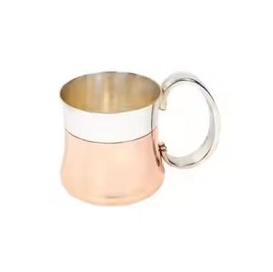 Chope à bière moderne en cuivre au design naturel avec poignée en laiton Tasses au design moderne par Crescent Crafts - Product Image 4