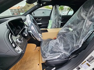 Berline 4MATIC E 53 AMG de Classe E Haute Performance 2026 avec Sièges en Cuir, Transmission Automatique, 5 Places, Phares LED et Toit Ouvrant - Product Image 4