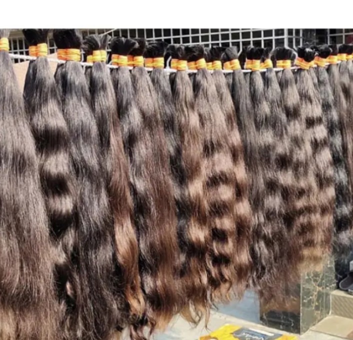 100% Необработанные индийские натуральные волосы Remy для наращивания с одним нарисованным необработанным человеческим волосом, плетеный пучок с двумя волнами