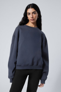 Venta al por mayor de sudaderas con logotipo personalizado azul marino mujer emblema bordado sudadera acanalado escote puños y dobladillo mujeres entrenamiento sudaderas con capucha - Product Image 6